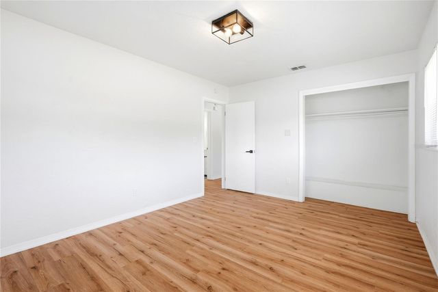 5586 30TH AVENUE N, St Petersburg, FL 33710