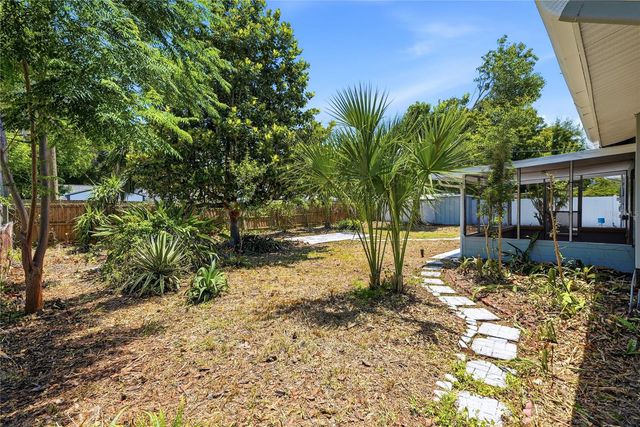 5586 30TH AVENUE N, St Petersburg, FL 33710