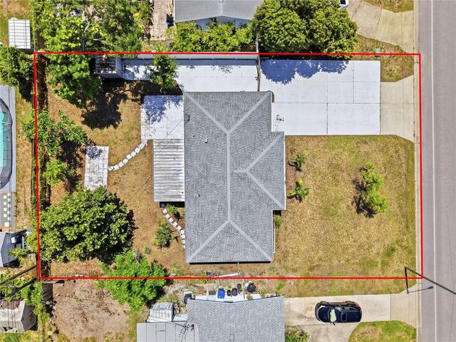 5586 30TH AVENUE N, St Petersburg, FL 33710