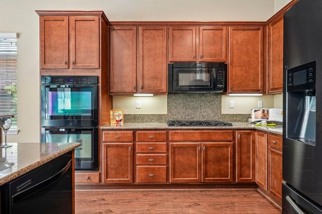 2241 Coryton Ln, Roseville, CA 95747