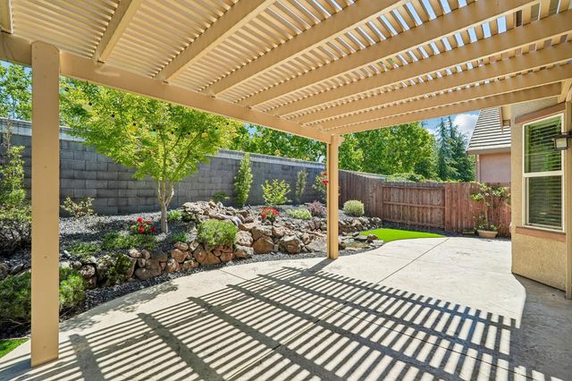2241 Coryton Ln, Roseville, CA 95747