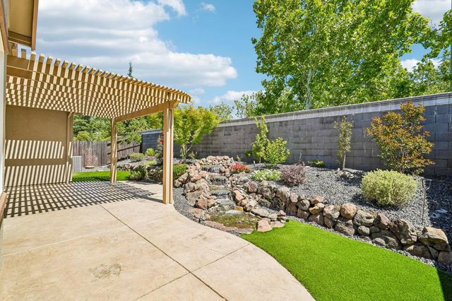 2241 Coryton Ln, Roseville, CA 95747