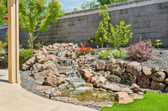 2241 Coryton Ln, Roseville, CA 95747