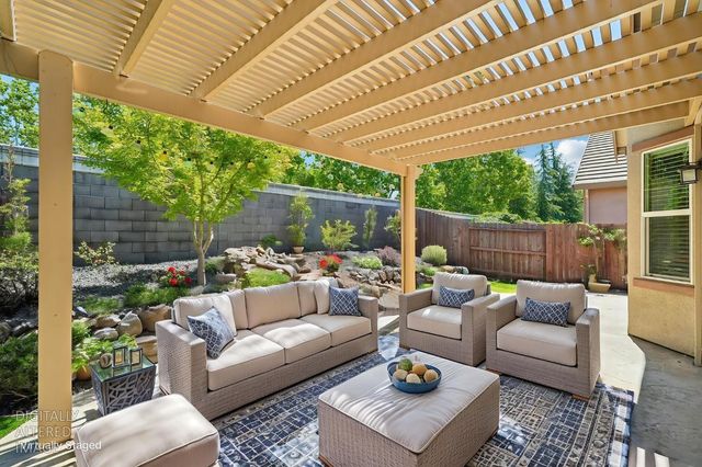 2241 Coryton Ln, Roseville, CA 95747