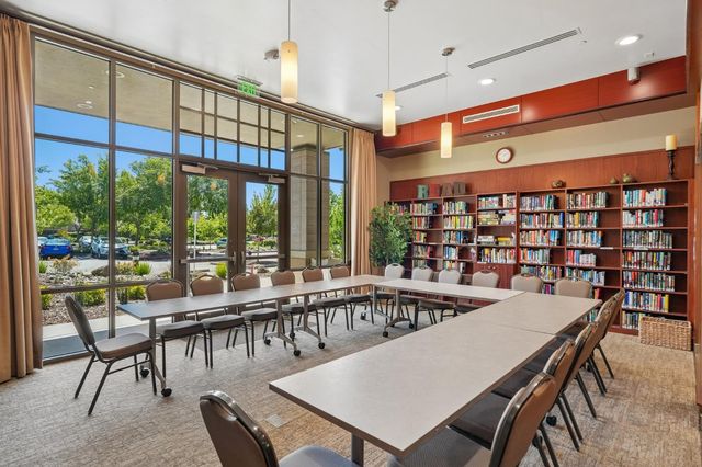 2241 Coryton Ln, Roseville, CA 95747