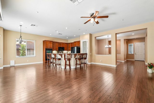 2241 Coryton Ln, Roseville, CA 95747