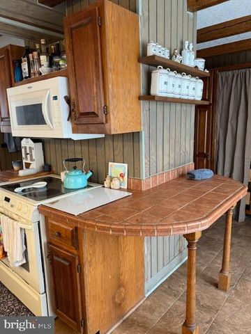 2115 POTTS HILL RD, Etters, PA 17319