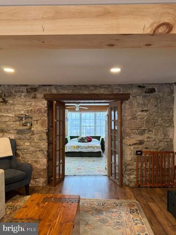 2115 POTTS HILL RD, Etters, PA 17319