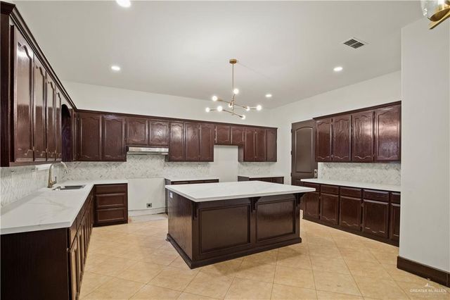 2311 E La Pointe Avenue, Alton, TX 78573