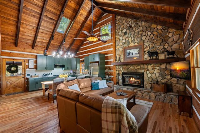 212 Dogpatch Lane, Blue Ridge, GA 30513