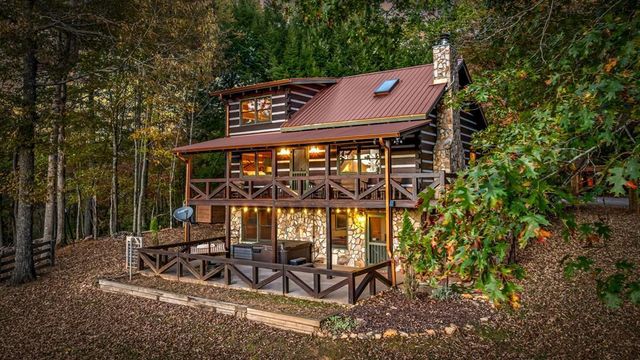 212 Dogpatch Lane, Blue Ridge, GA 30513