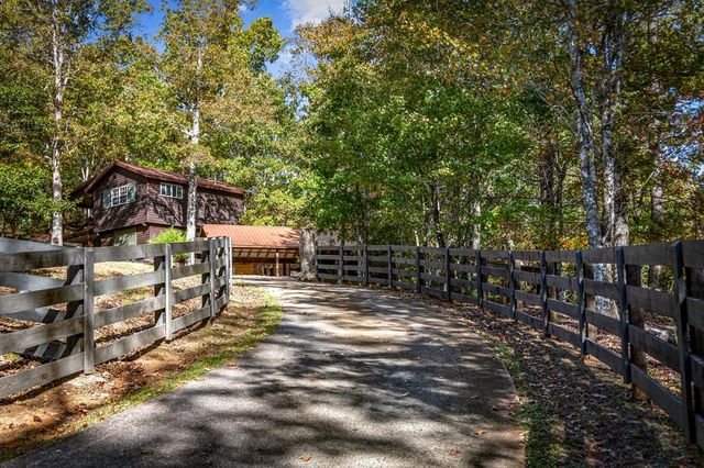 212 Dogpatch Lane, Blue Ridge, GA 30513