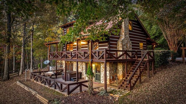 212 Dogpatch Lane, Blue Ridge, GA 30513