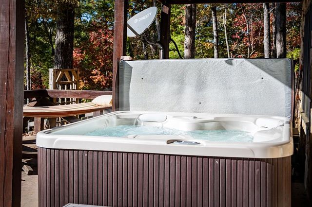 212 Dogpatch Lane, Blue Ridge, GA 30513