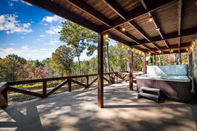 212 Dogpatch Lane, Blue Ridge, GA 30513