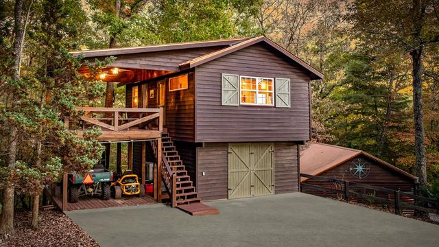 212 Dogpatch Lane, Blue Ridge, GA 30513