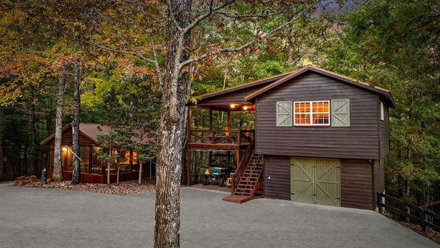 212 Dogpatch Lane, Blue Ridge, GA 30513