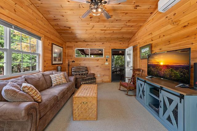 212 Dogpatch Lane, Blue Ridge, GA 30513