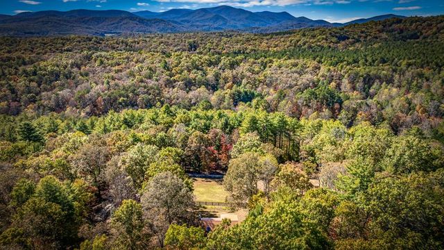 212 Dogpatch Lane, Blue Ridge, GA 30513