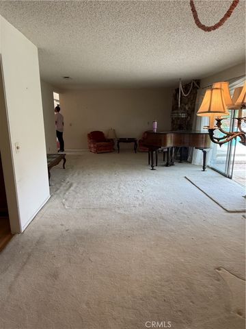 5567 Wentworth, Riverside, CA 92505