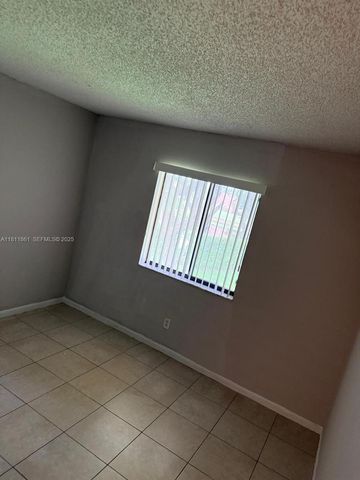 6023 10th Avenue N 215, Greenacres, FL 33463