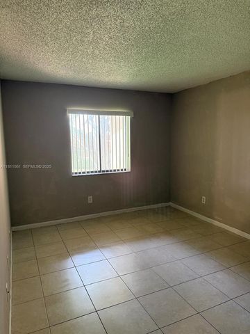 6023 10th Avenue N 215, Greenacres, FL 33463