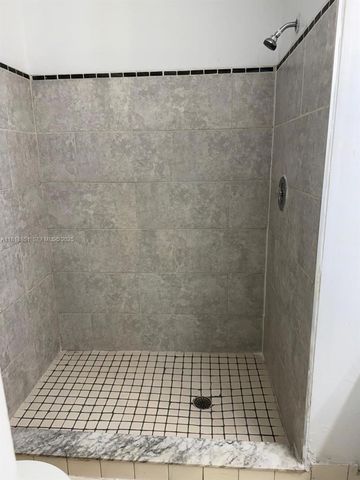 6023 10th Avenue N 215, Greenacres, FL 33463