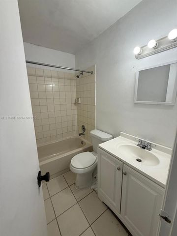 6023 10th Avenue N 215, Greenacres, FL 33463