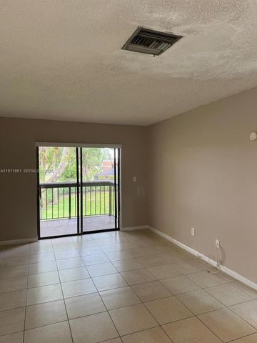 6023 10th Avenue N 215, Greenacres, FL 33463