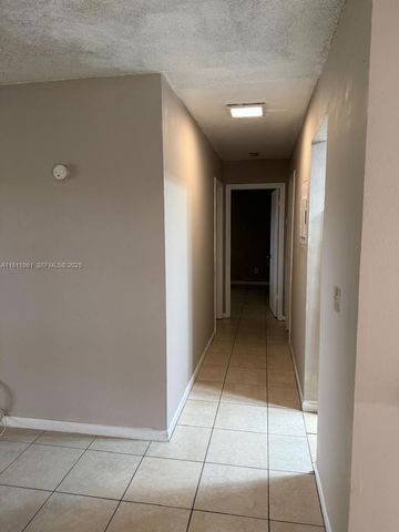 6023 10th Avenue N 215, Greenacres, FL 33463