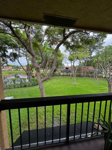 6023 10th Avenue N 215, Greenacres, FL 33463