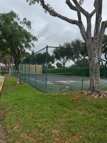 6023 10th Avenue N 215, Greenacres, FL 33463