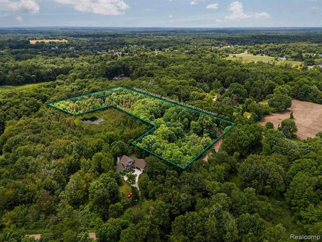 00 Brighton, Howell, MI 48843
