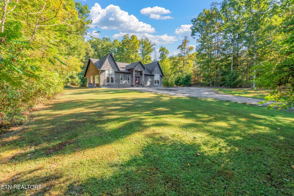 304 Lees Chapel Rd, Sweetwater, TN 37874