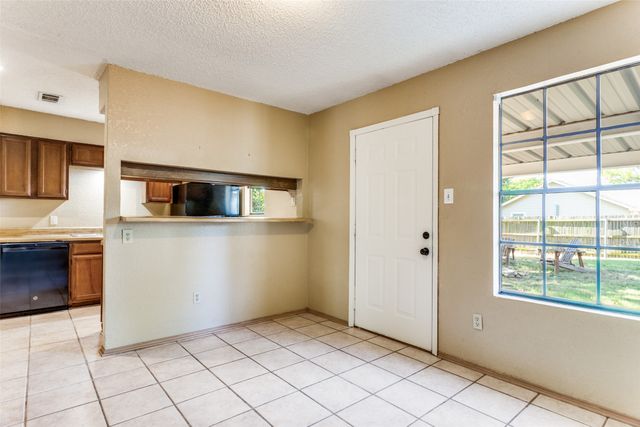 825 Blue Ridge Drive, Burleson, TX 76028
