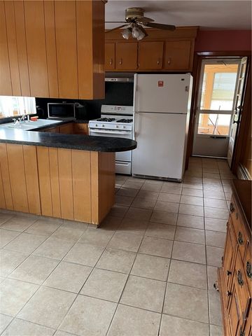 33 Bolton Ave Avenue, Providence, RI 02908