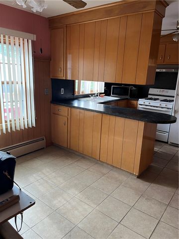 33 Bolton Ave Avenue, Providence, RI 02908