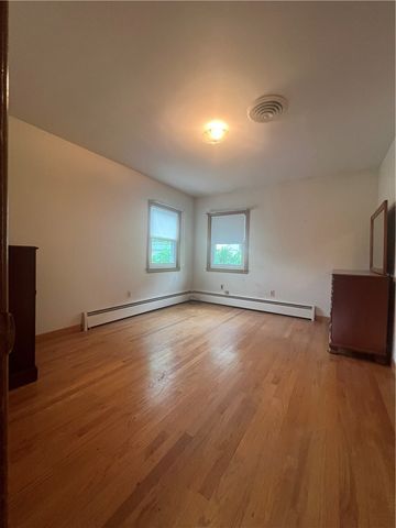 33 Bolton Ave Avenue, Providence, RI 02908