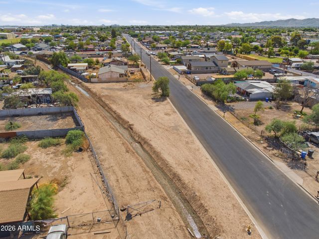 820 E CHIPMAN Road 1, Phoenix, AZ 85040