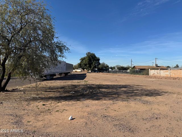 820 E CHIPMAN Road 1, Phoenix, AZ 85040