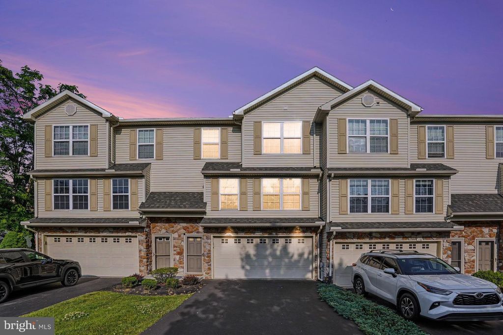 156 MAPLETON BLVD, Harrisburg, PA 17112