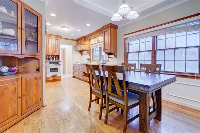 206 Bluff Drive, East Rochester, NY 14445