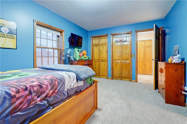 206 Bluff Drive, East Rochester, NY 14445