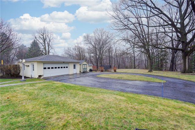 206 Bluff Drive, East Rochester, NY 14445