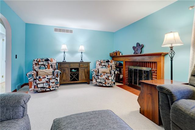 206 Bluff Drive, East Rochester, NY 14445