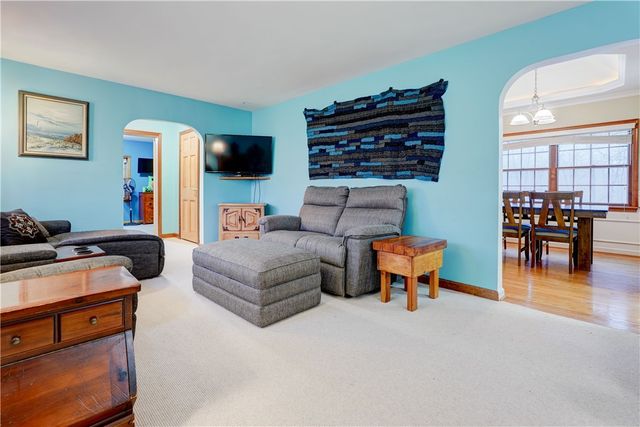 206 Bluff Drive, East Rochester, NY 14445