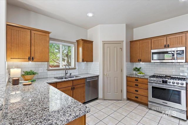 2274 Eastwood Rd, Twin Falls, ID 83301