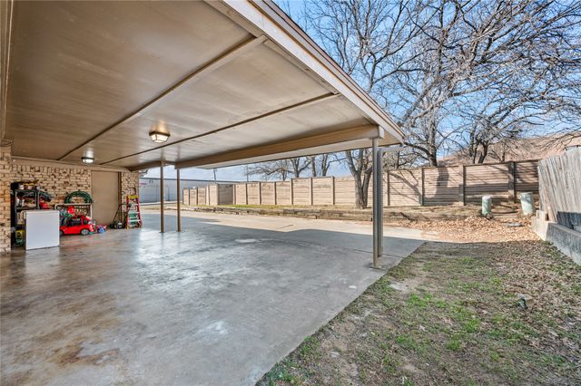 2701 Hurstview Drive, Hurst, TX 76054