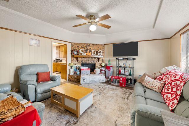 2701 Hurstview Drive, Hurst, TX 76054