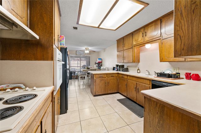 2701 Hurstview Drive, Hurst, TX 76054